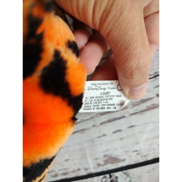 Vintage Disneyland Disney World Tigger Plush Stuffed Animal 8 Inch - Picture 8 of 9